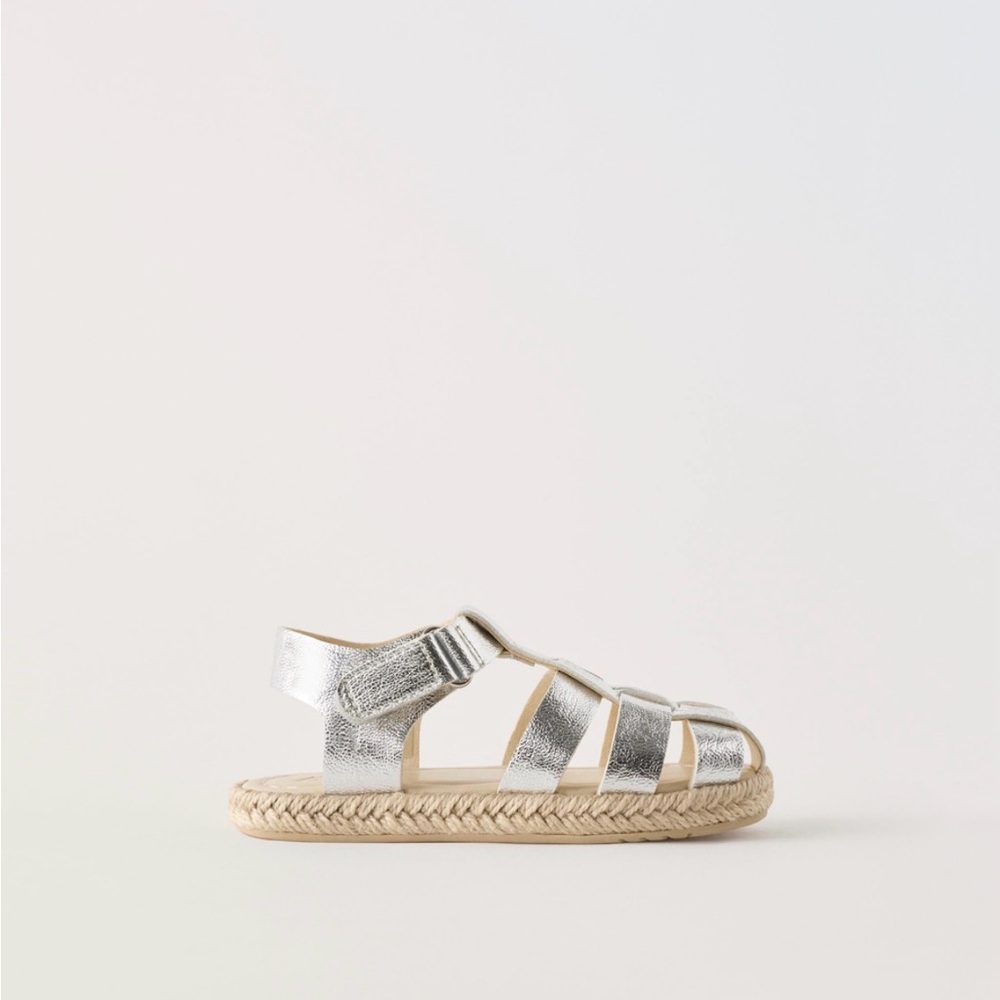Zara Girls Silver Sandals UK Size 24 (US Size 8), New(my daughter tried them on)